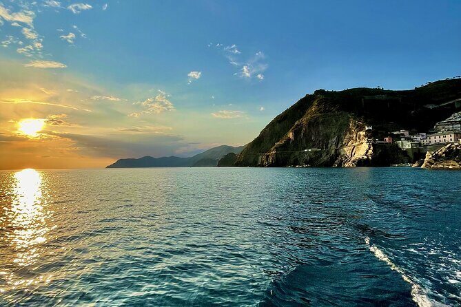 2-Hour Boat Tour at sunset in the Cinque Terre with Pesto tasting and focaccia - Quick hits you’ll care about