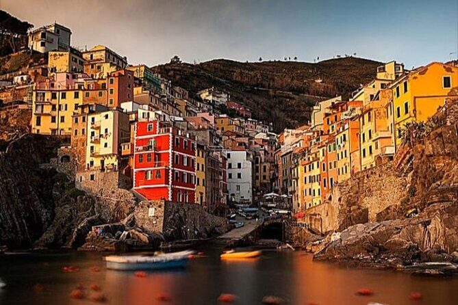 2-Hour Boat Tour at sunset in the Cinque Terre with Pesto tasting and focaccia - Manarola: wine country clues and Sciacchetrà (dessert wine)