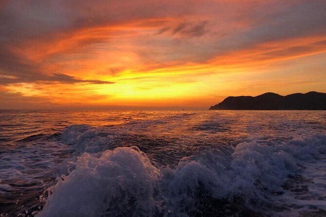2 Hr Shared Cinque Terre Sunset Cruise with Swim Stop {wine inc!} - Guvano Beach Swim Stop and the Aperitivo on Board