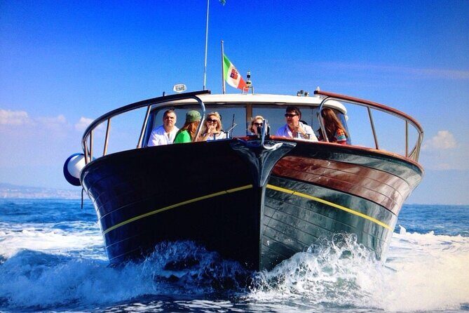 Boat tour Cinque Terre and Gulf of Poets from La Spezia - Byron’s cave and the Canneto area: where the scenery feels secret