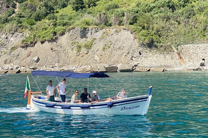 Catch the Sun, Skip the Crowds: 5Terre w Aperitivo&Snorkel - Manarola from the sea: that color cascade and the harbor energy