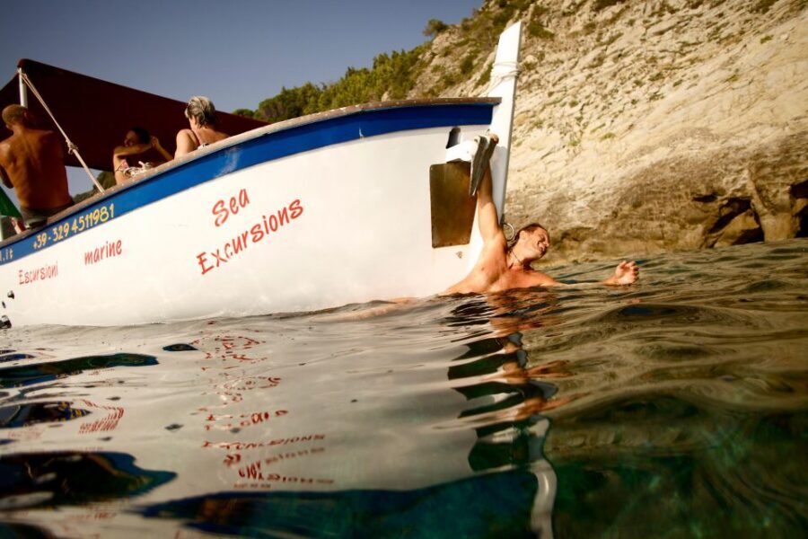Cinque Terre: Afternoon Boat Tour with brunch on board - Getting started at Levanto’s La Pietra pier