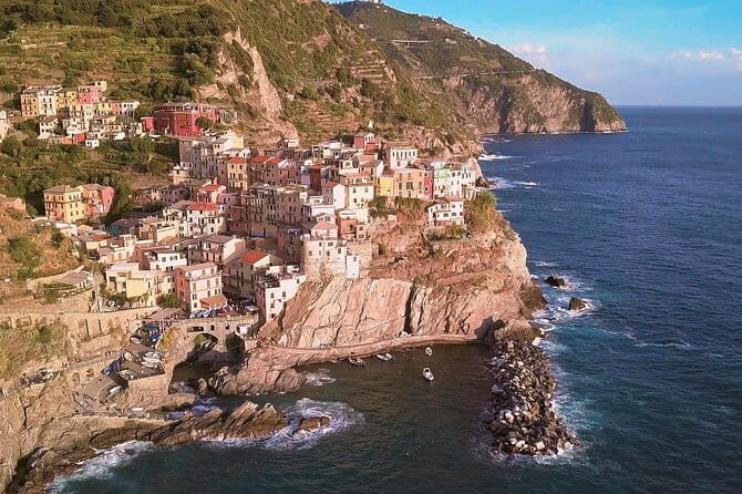 Cinque Terre Day Trip from Florence: Guided Round-Trip Bus - From Piazzale Montelungo: the morning coach setup