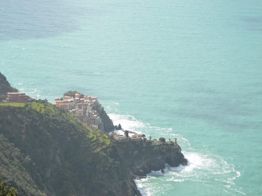 Cinque Terre: Eco Hiking and Wine Tasting - Stop in Corniglia: terraces and the UNESCO working landscape