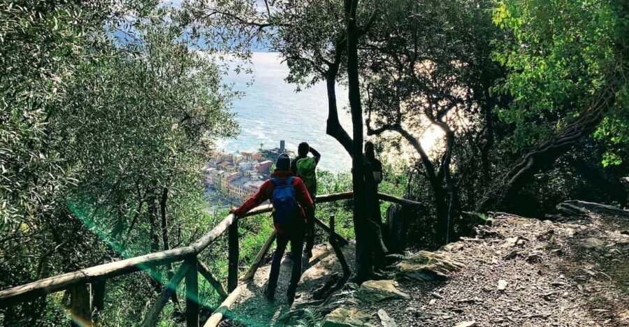 Cinque Terre: Eco Hiking and Wine Tasting - Volastra aperitif: where the wine tasting fits the hike