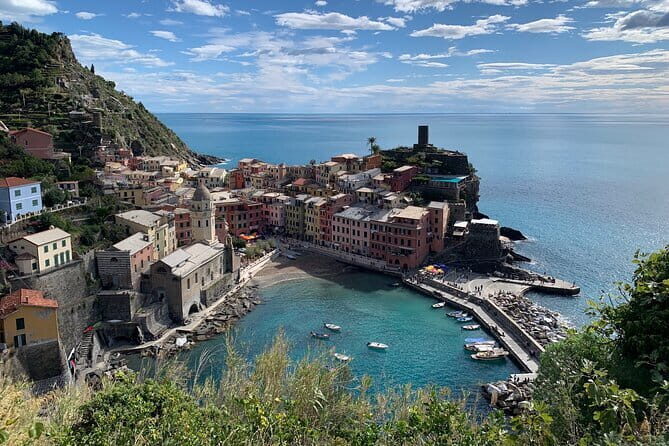 Cinque Terre FULLY GUIDED & ALL INCLUSIVE Tour from Florence - Manarola: 1 hour of colorful coast and an optional ferry hop