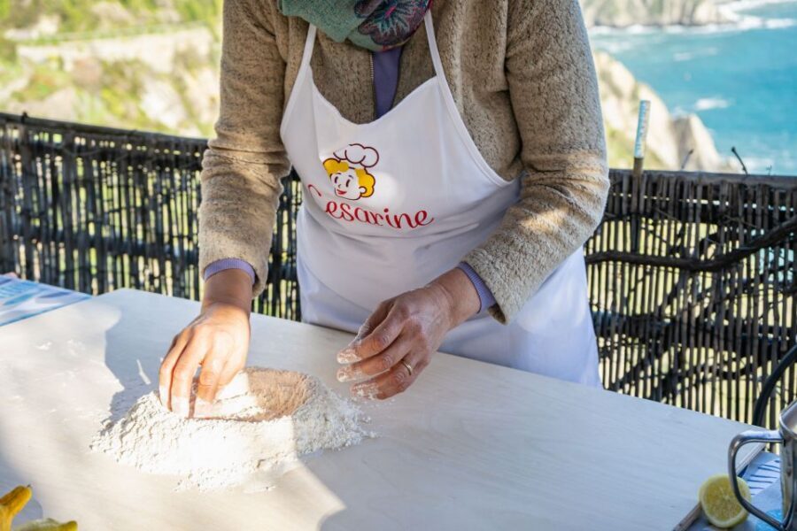 Cinque Terre: Gnocchi & Pesto cooking class with seaview - How the 3 Hours Unfold: Cooking Time, Then the Meal