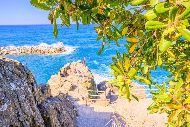 Cinque Terre hiking tour from La Spezia port - Riomaggiore’s panoramic terrace views