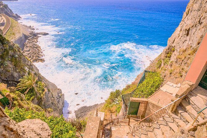 Cinque Terre hiking tour from La Spezia train station - Riomaggiore: Gulf views and classic Cinque Terre architecture
