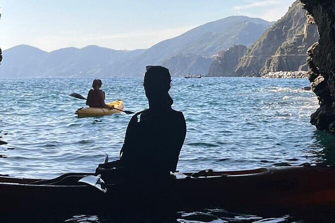 Cinque Terre Kayak Adventure from Riomaggiore - Paddling pace, waves, and who should (and shouldn’t) go