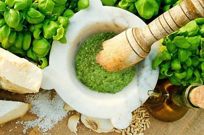 Cinque Terre Pesto Making Class, Boat Tour and Lunch - The private boat ride: seeing the cliffs the way boats do