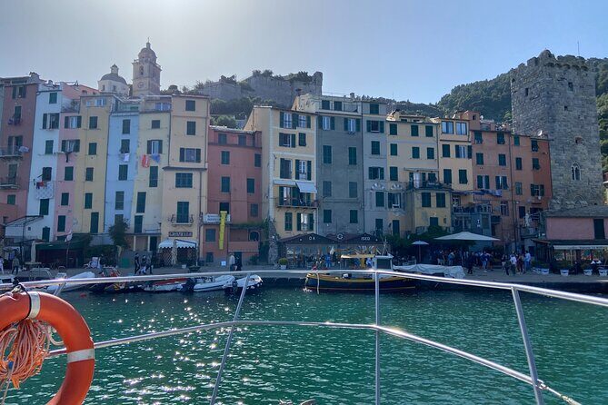 Cinque Terre Portovenere Private Tour for Cruise Ship Guests - Comfort and Onboard Setup: Semi-Cabin, Toilet, Shower, and Shade