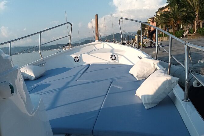 Cinque Terre Private Boat Tour - What “private” really means on the water