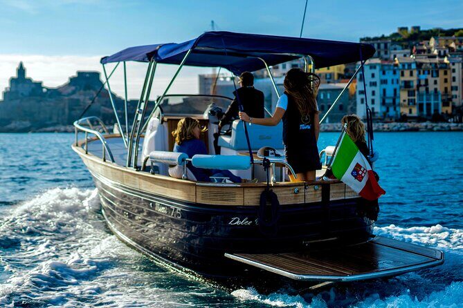 Cinque Terre SHARED boat tour, Amazing Experience - Monesteroli: the “only-from-the-sea” swim-and-snorkel bay