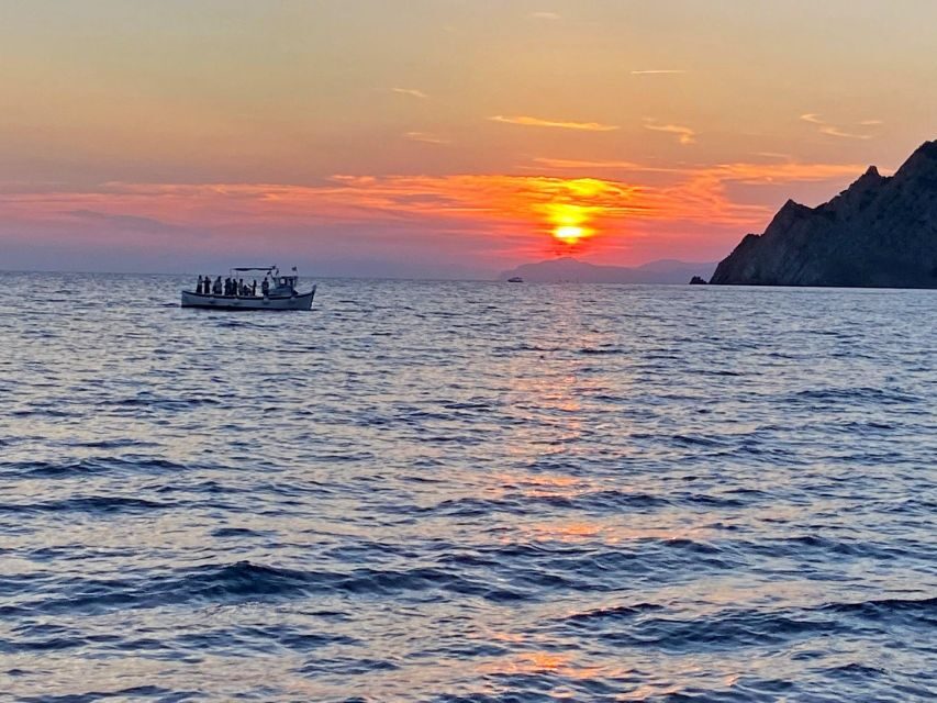 Cinque Terre: Sunset Boat Tour on Traditional Ligurian Gozzo - Who this tour suits best (and who should think twice)