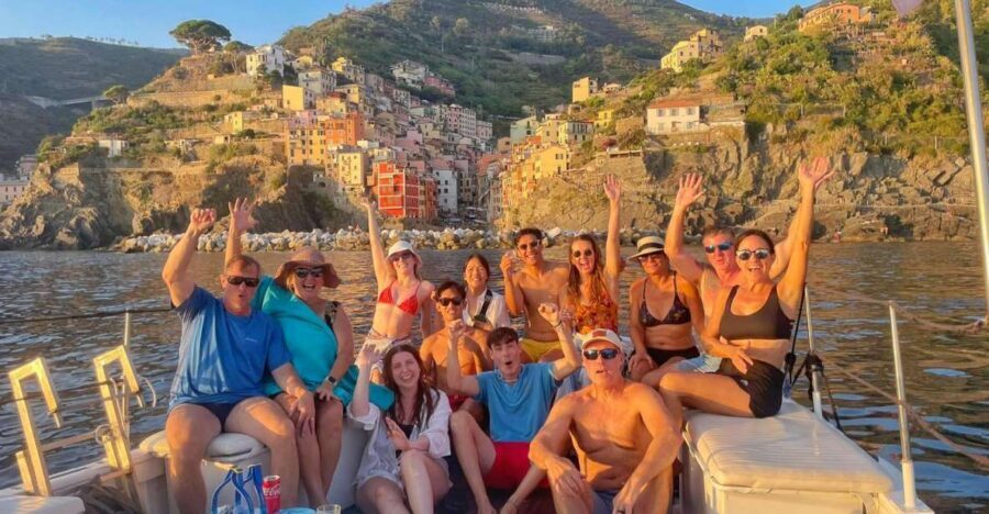 Cinque Terre: Sunset Boat Tour on Traditional Ligurian Gozzo - Aperitivo onboard: local bites, Prosecco, and real relaxation