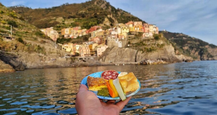 Cinque Terre: Sunset Boat Tour on Traditional Ligurian Gozzo - Weather, sea conditions, and onboard comfort (the real decision factor)