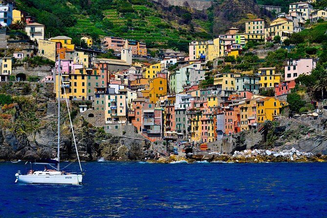 Cinque Terre Sunset Tour by Boat - Captains and commentary: from Danielle and Giovanni to Sul and Didi