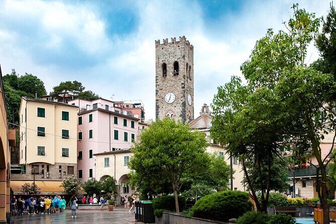 Cinque Terre Walking Tour with Food and Wine Tastings - Guide impact: the difference between a good and great tour