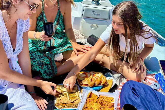 Cinque Terre wonders Full Day Boat Tour - Why a full-day boat trip beats the usual Cinque Terre routine