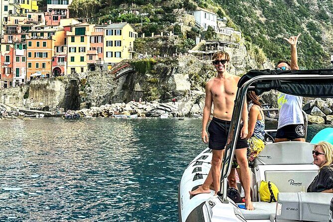 Cinque Terre wonders Full Day Boat Tour - Brunch, spritz, and the kind of onboard hospitality you’ll miss when it ends