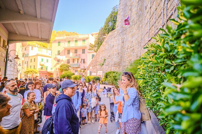 Florence: Cinque Terre Park Day Trip with Optional Street Food - Vernazza by Boat (or Train) and Riomaggiore’s Cliffside Charm