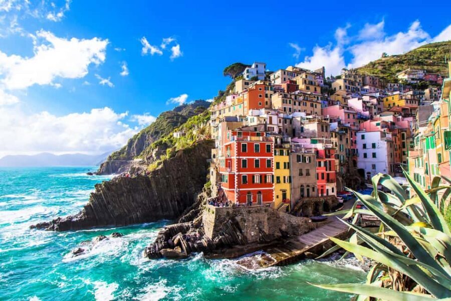 Florence: Cinque Terre Small-Group Day Trip - The signature boat from Manarola to Monterosso (and the weather reality)
