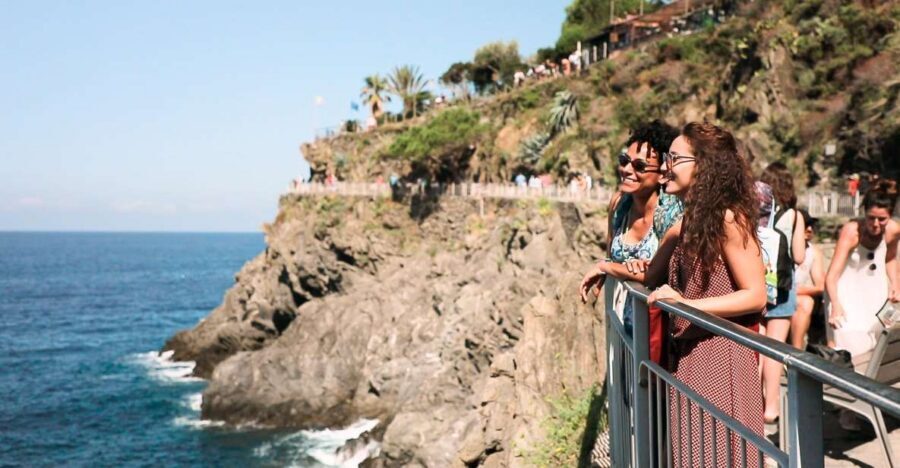 From Florence: Cinque Terre Day Trip with Optional Lunch - Manarola and Vernazza: Cliffside Villages With Short, Scenic Wanders