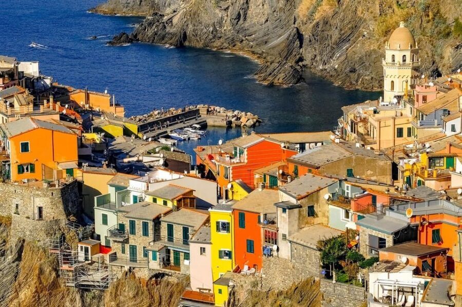 From Florence: Cinque Terre guided tour with Lucca - The sightseeing cruise: your 35-minute reset at sea level