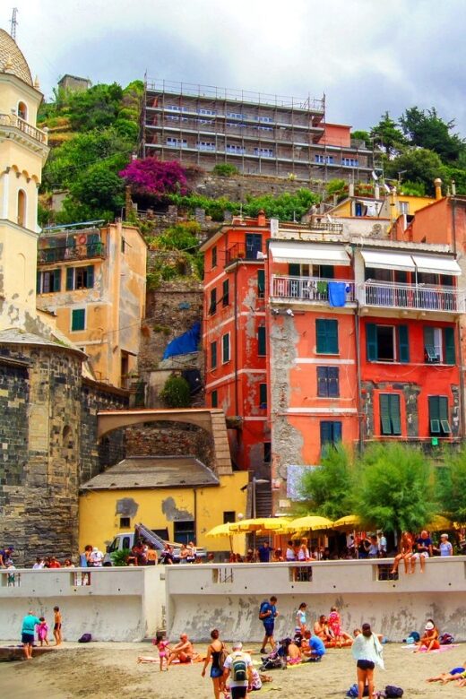 From Florence: Cinque Terre guided tour with Lucca - Piazza Adua start: the easy meeting point for a big day