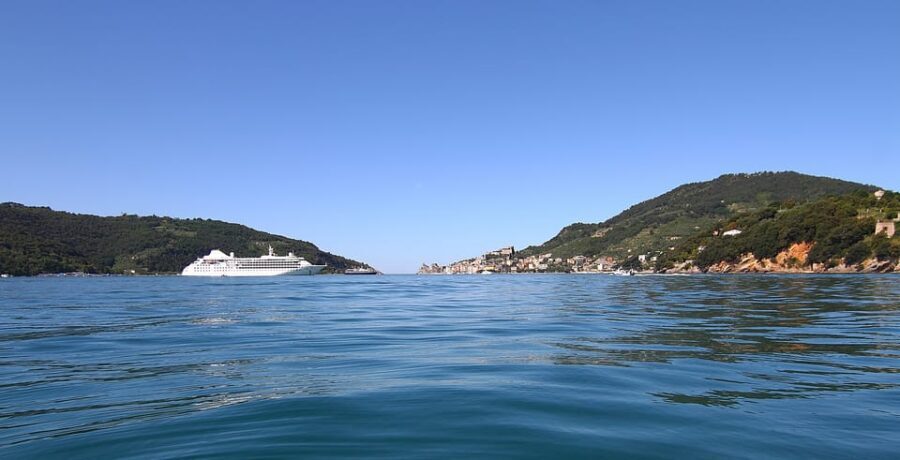 From La Spezia: Cinque Terre Full-Day Boat Tour - Mirabello Termopetroli meeting point: keep it simple