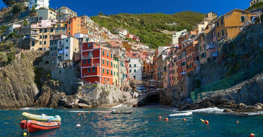 From Livorno: Day Trip to Pisa and Cinque Terre's Manarola - The Bus Ride Through Tuscany: why the drive is part of the experience