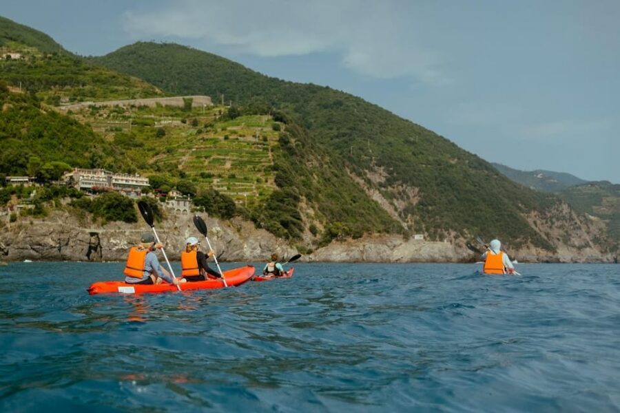 From Monterosso to Vernazza: Guided Cinque Terre Kayak Tour - Sunset option: the spring-water waterfall and an aperitif in a sea-access cove