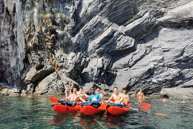Kayak tour from Monterosso to Vernazza - The swim and snorkel moment: refreshment, not a dare