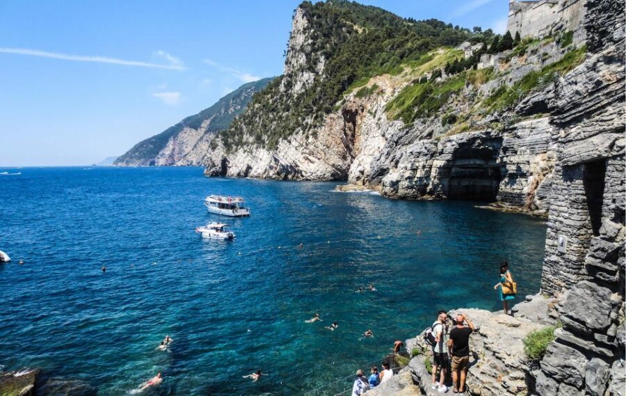 La Spezia: Cinque Terre and Portovenere Full-Day Boat Tour - Food, drinks, and the CUFANIELLO JUMP