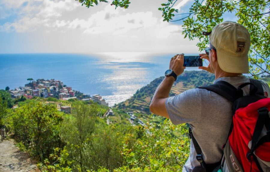 La Spezia: Cinque Terre Guided Hiking Tour - From Manarola to Corniglia: The 3-Hour Vineyard Stair Climb