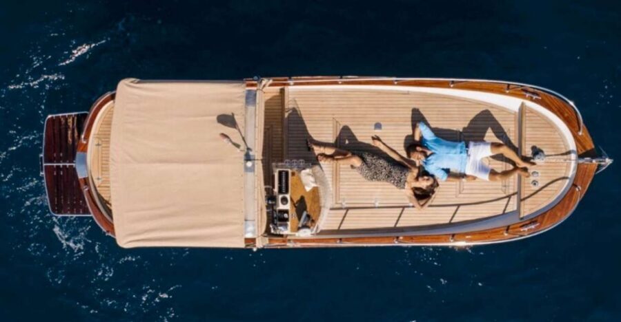 La Spezia: Cinque Terre National Park Boat Tour - Monterosso’s best part: ice cream plus a real 40-minute break