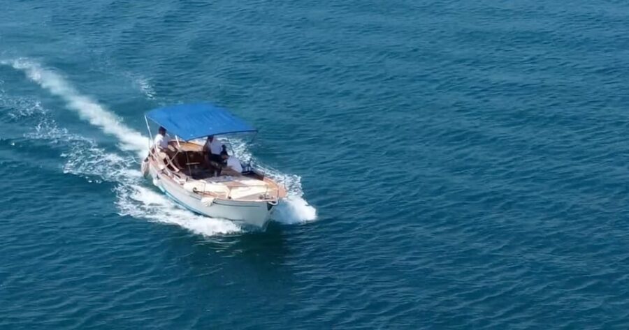 La Spezia: Cinque Terre, Portovenere, Golfo dei Poeti Cruise - The aperitif onboard: snacks, wine, and local products