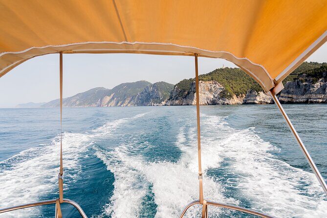 La Spezia: Cinque Terre Tour with Lunch on Board 8 hours - Porto Venere first: San Pietro views and Le Rosse beach time