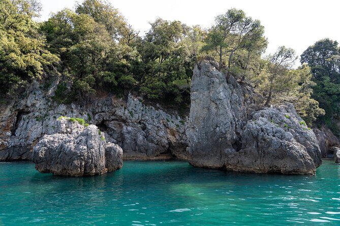 La Spezia: Cinque Terre Tour with Lunch on Board 8 hours - Monesteroli: swim with fish-friendly water