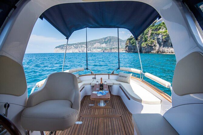 La Spezia: Cinque Terre Tour with Lunch on Board 8 hours - Start dock in La Spezia: what to expect at the meeting point