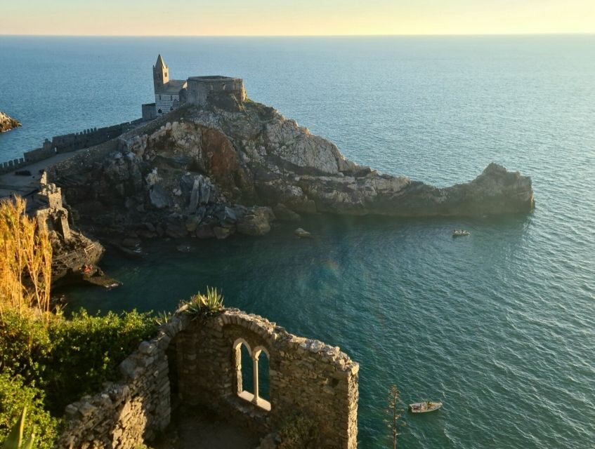 La Spezia: Cinque Terre Tour with Professional Photographer - The walking tour pieces: Middle Ages stories + small corners to photograph