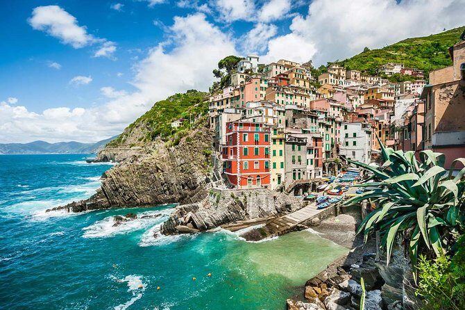 La Spezia Port: Cinque Terre and Pisa full day tour by Minivan and Ferry-Boat - Vernazza and Monterosso: the Cinque Terre stops that make the day worth it