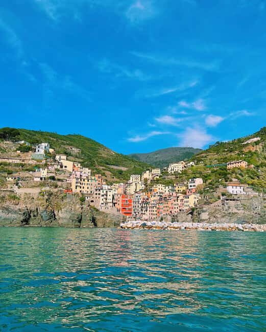 La Spezia : Private Sailboat tour of cinque terre with lunch - A 7-hour private sail from La Spezia that feels personal