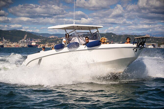Private Boat Tour Cinque Terre and Gulf of Poets - Flyer 9 - Lerici marine: St. George Castle and the main square