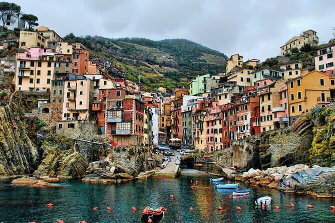 Private Day Trip to Cinque Terre and Pisa from Florence - Corniglia + Vernazza: what you gain, what you might skip
