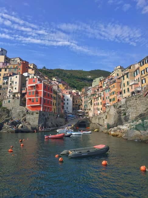 Riomaggiore: Cinque Terre Sunset Tour with Wine & Focaccia - Why I think Riomaggiore is the best place to start this cruise