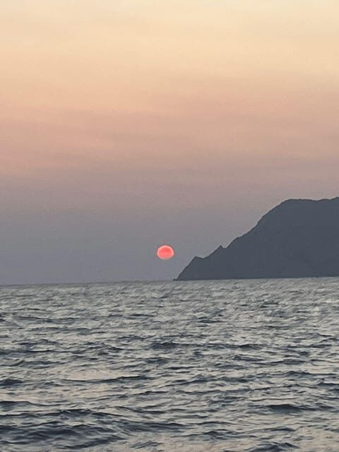 Riomaggiore: Cinque Terre Sunset Tour with Wine & Focaccia - Wine and focaccia on board: why it’s more than a snack