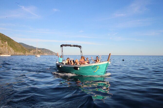Riomaggiore : experience from the sea with focaccia and wine - Cruising Past the Five Villages: Why Sea-Level Beats Trail-Level