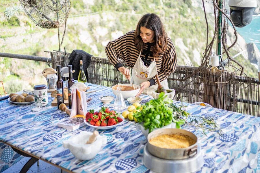 Riomaggiore: Pasta and Tiramisu Class at a Local's Home - The 200m Uphill Walk to the House (Plan Shoes and Pace)